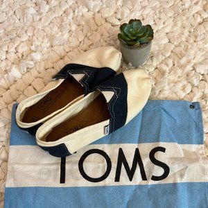 New TOMS Navy Blue color blocking
